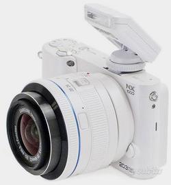 Samsung NX1000 con flash