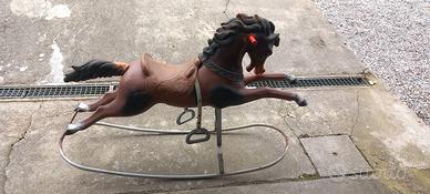 Cavallo a dondolo canova