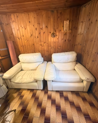Set 2 poltrone e pouf Frau