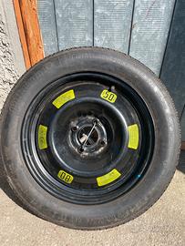 Ruotino si scorta peugeot 2008 del 2016.