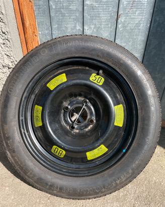 Ruotino si scorta peugeot 2008 del 2016.