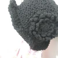 CAPPELLO  ANNI 20 / 30 CON FIORE NERO 