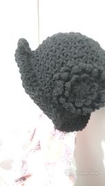 CAPPELLO  ANNI 20 / 30 CON FIORE NERO 