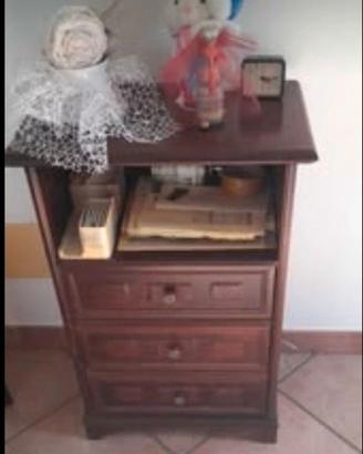 Mobiletto multiuso in legno