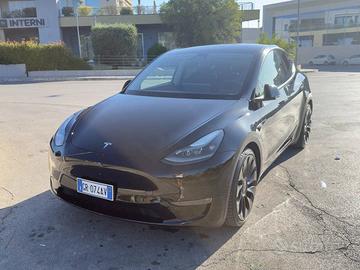 Tesla Model Y 2023 KM50.000 392 841 4412