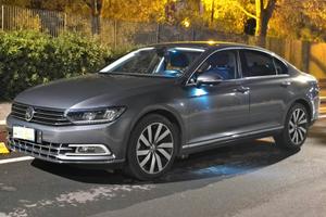 Volkswagen Passat 2.0 TDI DSG Highline BlueMotion