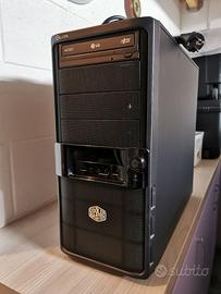 Computer (case) con Monitor Philips 22'' e casse.