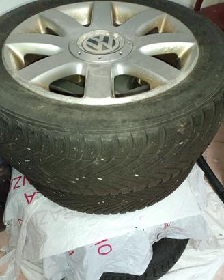 4 gomme con cerchi in lega