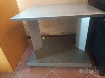 Mobiletto in metallo