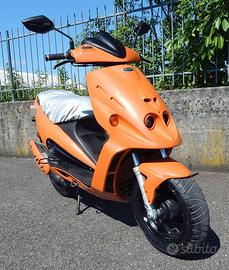 Phantom F12 anno 2011 due persone