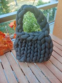 borsa  intrecciata fatta a meno