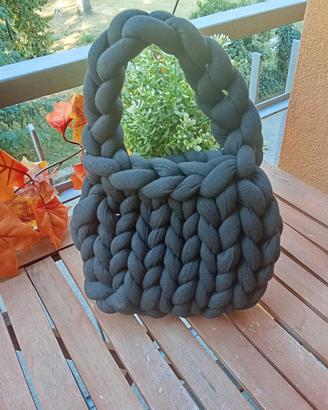 borsa  intrecciata fatta a meno