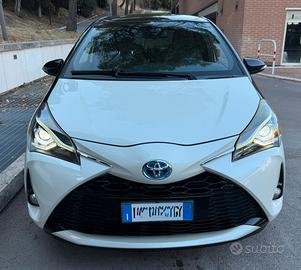 Toyota Yaris 1.5 Hybrid Bicolore GARANZIA
