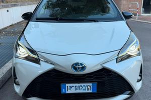 Toyota Yaris 1.5 Hybrid Bicolore GARANZIA
