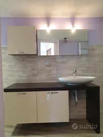 Mobile bagno sospeso lavabo specchio crema wengé