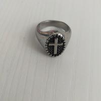 Anello con croce 