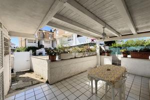 2 LOCALI A ARDEA