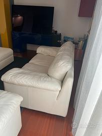 Vendi divano in pelle