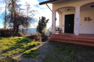 CASA SEMINDIPENDENTE A SOGLIANO AL RUBICONE