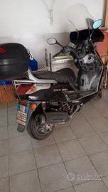 scooter Kymco 200i