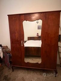 Armadio Antico in Legno Massello