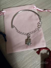 bracciale semirigido con pendente 