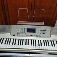 Ketron xd9 con USB , scheda video, leggio e custod