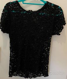 Top elegante in pizzo nero