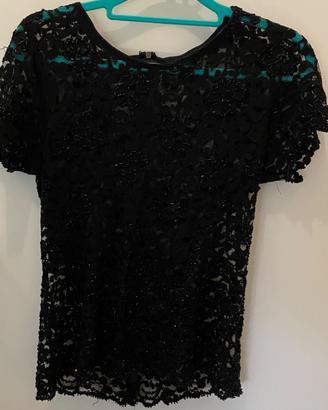 Top elegante in pizzo nero