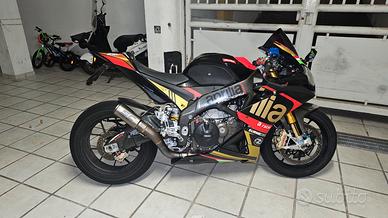 Aprilia rsv4 factory