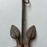 Ancora antica di tipo “Hall”