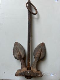 Ancora antica di tipo “Hall”