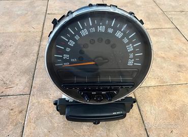 AUTORADIO MINI R60 (prezzo trattabile)