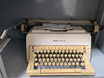 Macchina da scrivere Olivetti LINEA 98