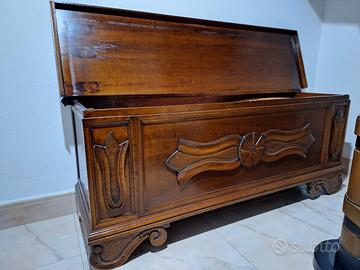 Cassapanca in legno