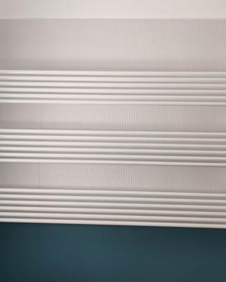 Scaldasalviette termosifone orizzontale nuovo