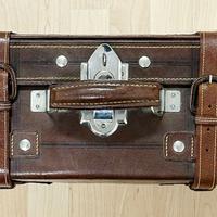 Valigia in cuoio per auto d’epoca