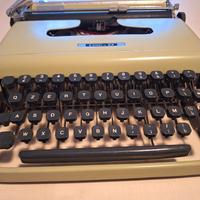 Macchina da scrivere olivetti lettera 22
