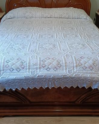 coperta realizzata ad uncinetto 