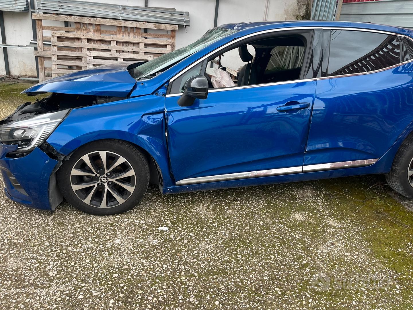 Renault Clio 2023 photo 2