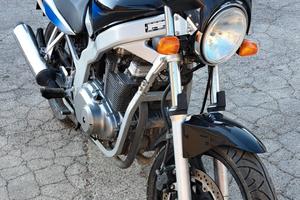 Suzuki GS 500 - 2004