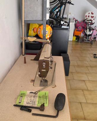 Macchina da cucire industriale Pfaff 563