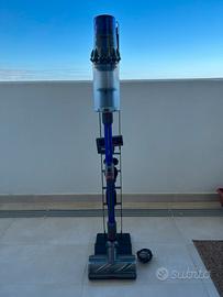 Dyson V11 per ricambi o da riparare + stand