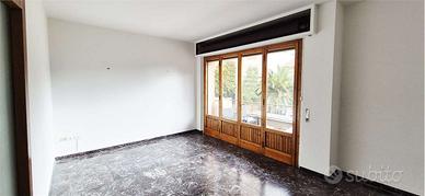 VIA VALENTINI - 4 VANI CON 2 TERRAZZI E CANTINA