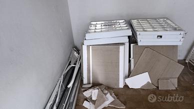 Controsoffitto mobile da ufficio con lampade
