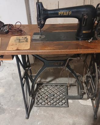 Macchina da cucire d'epoca Pfaff 34