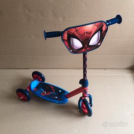 Monopattino spiderman