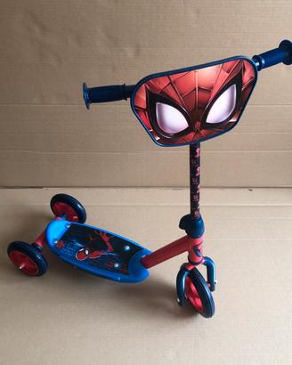 Monopattino spiderman