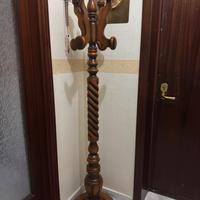 Appendiabiti in legno