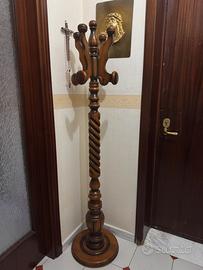 Appendiabiti in legno